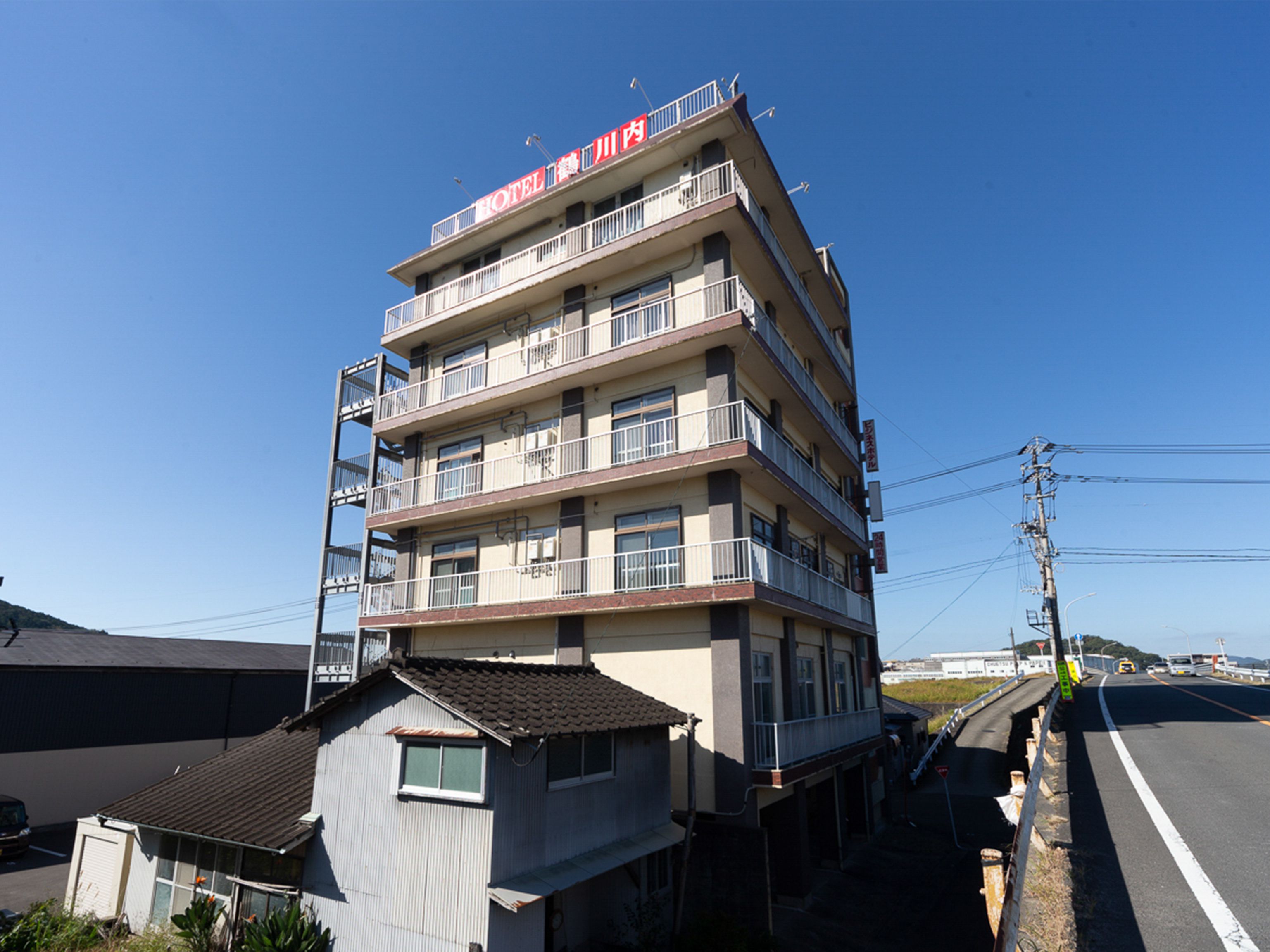 ＨＯＴＥＬ　鶴　川内