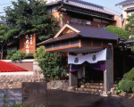 料亭旅館 人丸花壇に格安で泊まる。 料亭旅館 人丸花壇に格安で泊まる。